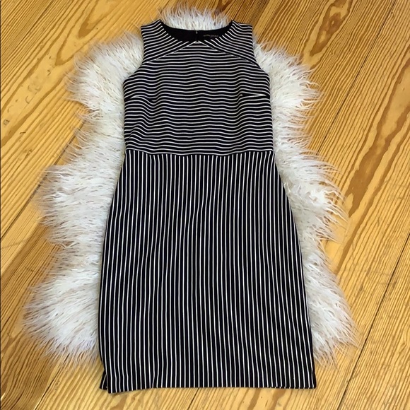 Banana Republic Dresses & Skirts - Banana Republic Bodycon Dress Black & White Size 8